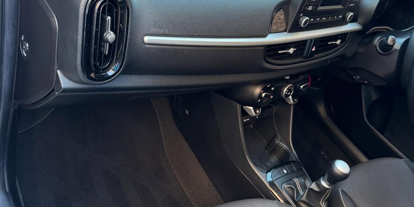car interior cleaning valeting services